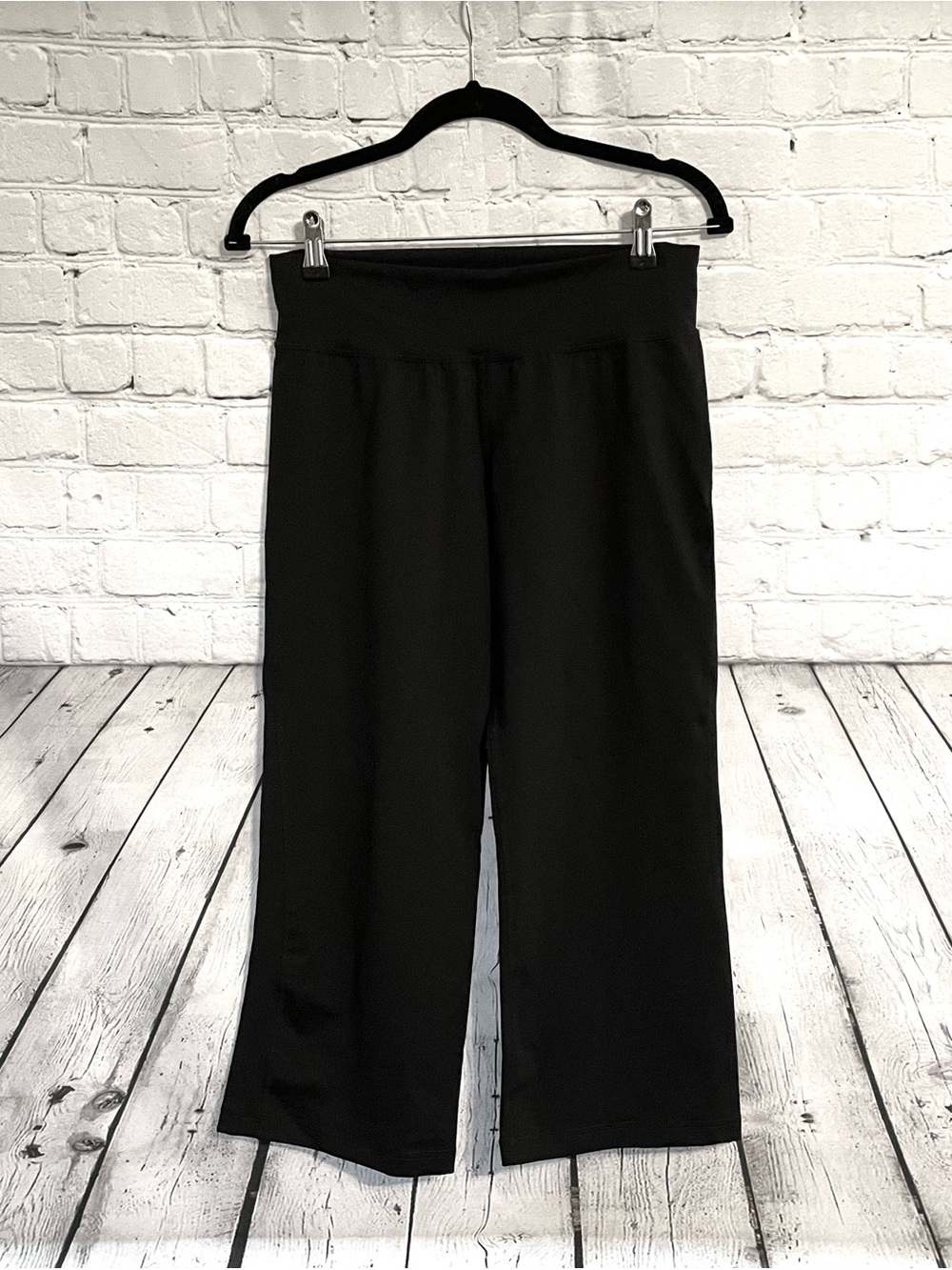 Patagonia Black Wide Leg Capri Stretch Athleisure Pants Size Medium